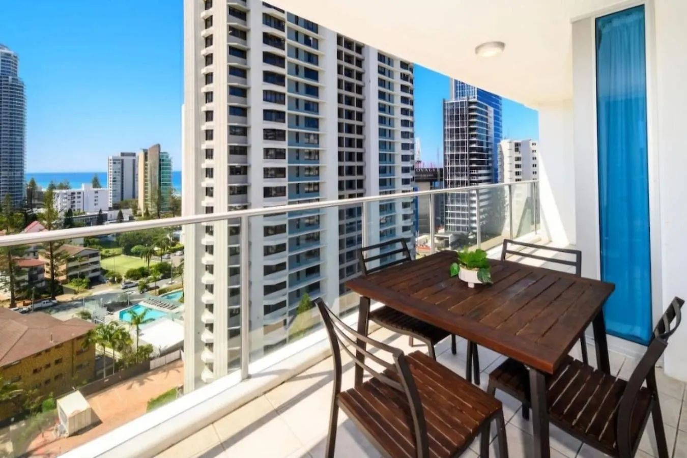 Serenity In Surfers Ocean Views Wifi Parking Gold Coast 0*,  Australia