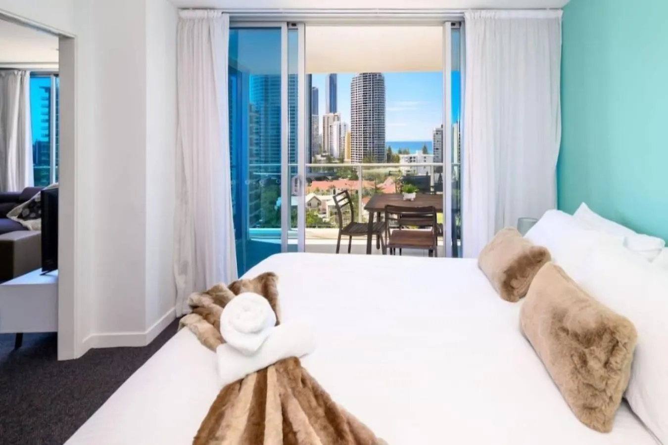 Serenity In Surfers Ocean Views Wifi Parking Gold Coast Holiday home