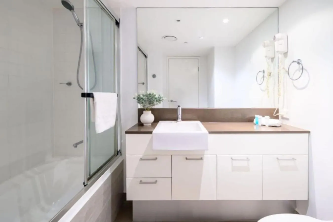 Holiday home Serenity In Surfers Ocean Views Wifi Parking Gold Coast