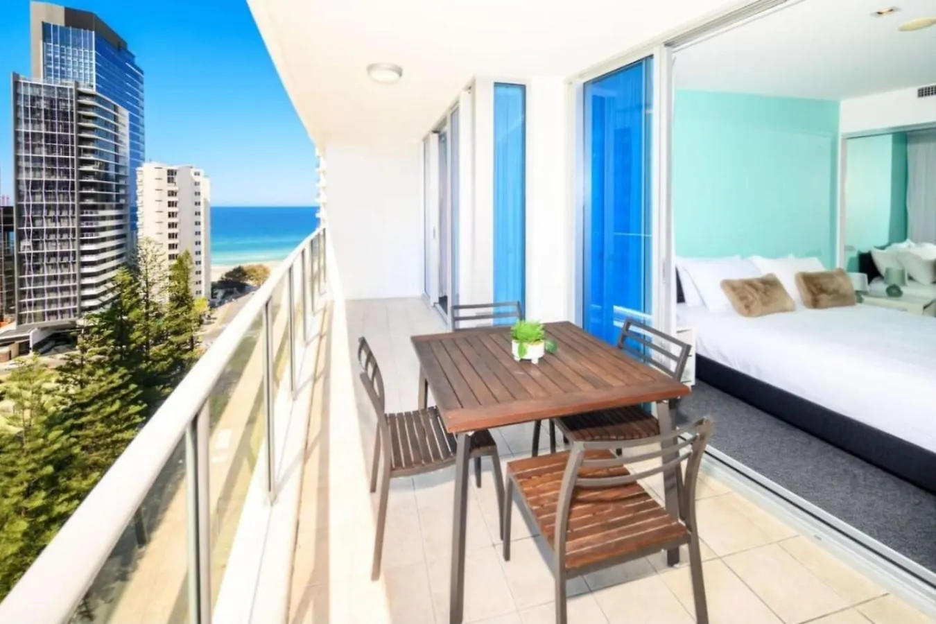 Serenity In Surfers Ocean Views Wifi Parking location